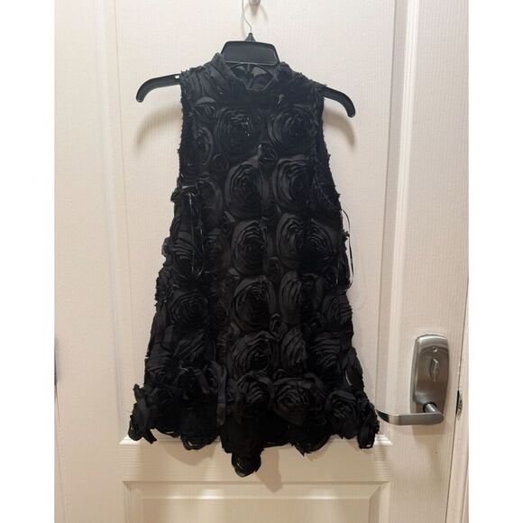 Elliatt Selena Top in Black can be worn as Dress as well . Cocktail - Picture 1 of 2